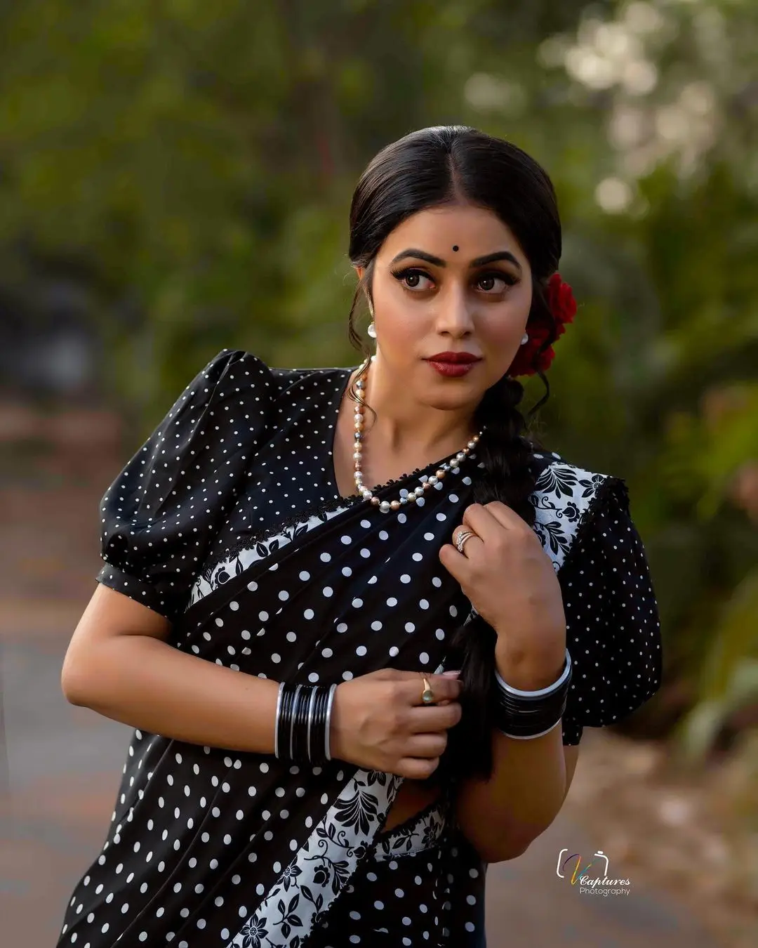 Shamna Kasim Mesmerizing Looks In Beautiful Black Half Saree Blouse